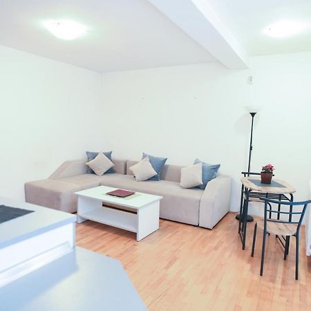 Elena Apartment Skopje Esterno foto